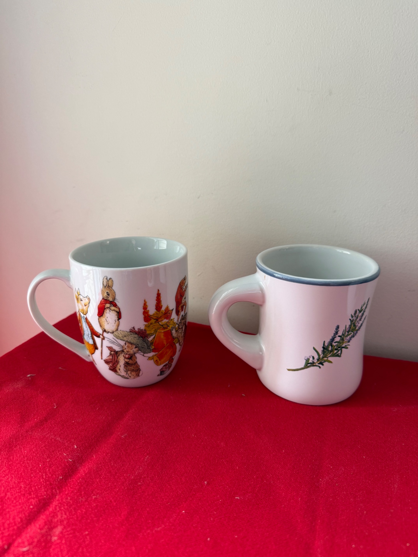Assorted animal-themed ceramic mugs - image 3 of 7