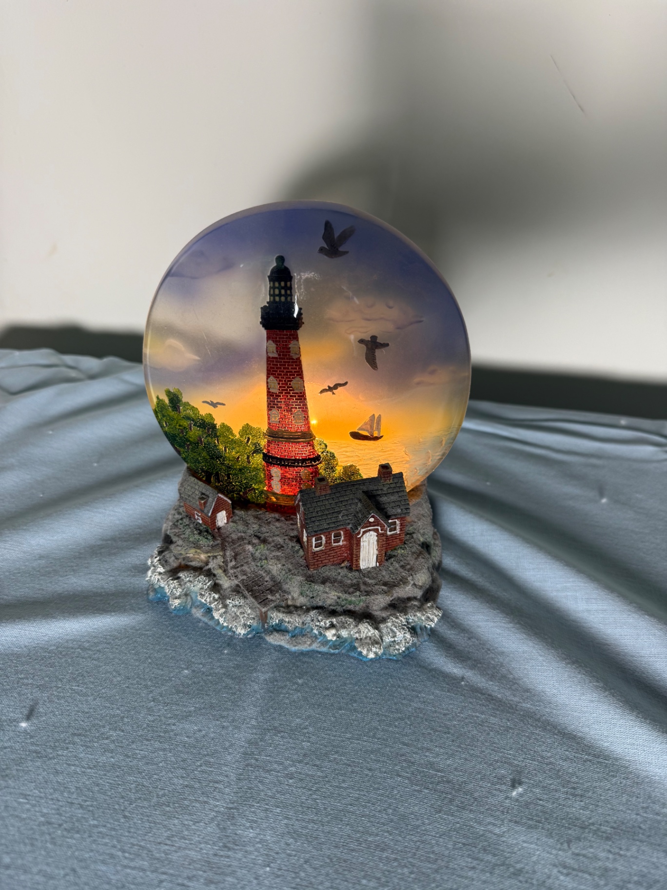 Lighthouse-themed decorative miniatures and art - image 7 of 8