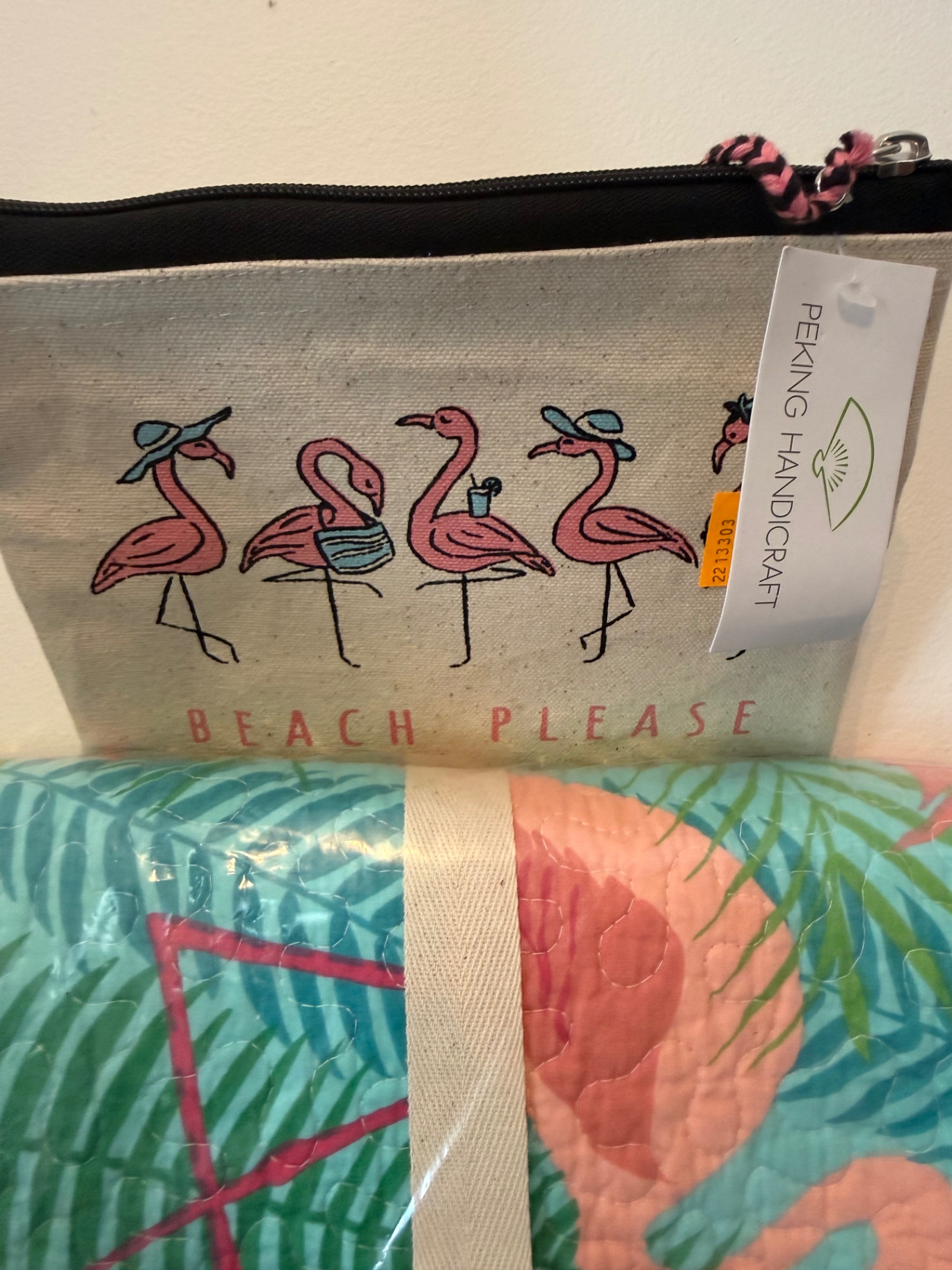 Flamingo-themed throw blanket with matching zip pouch and pink flamingo figurines - image 3 of 3