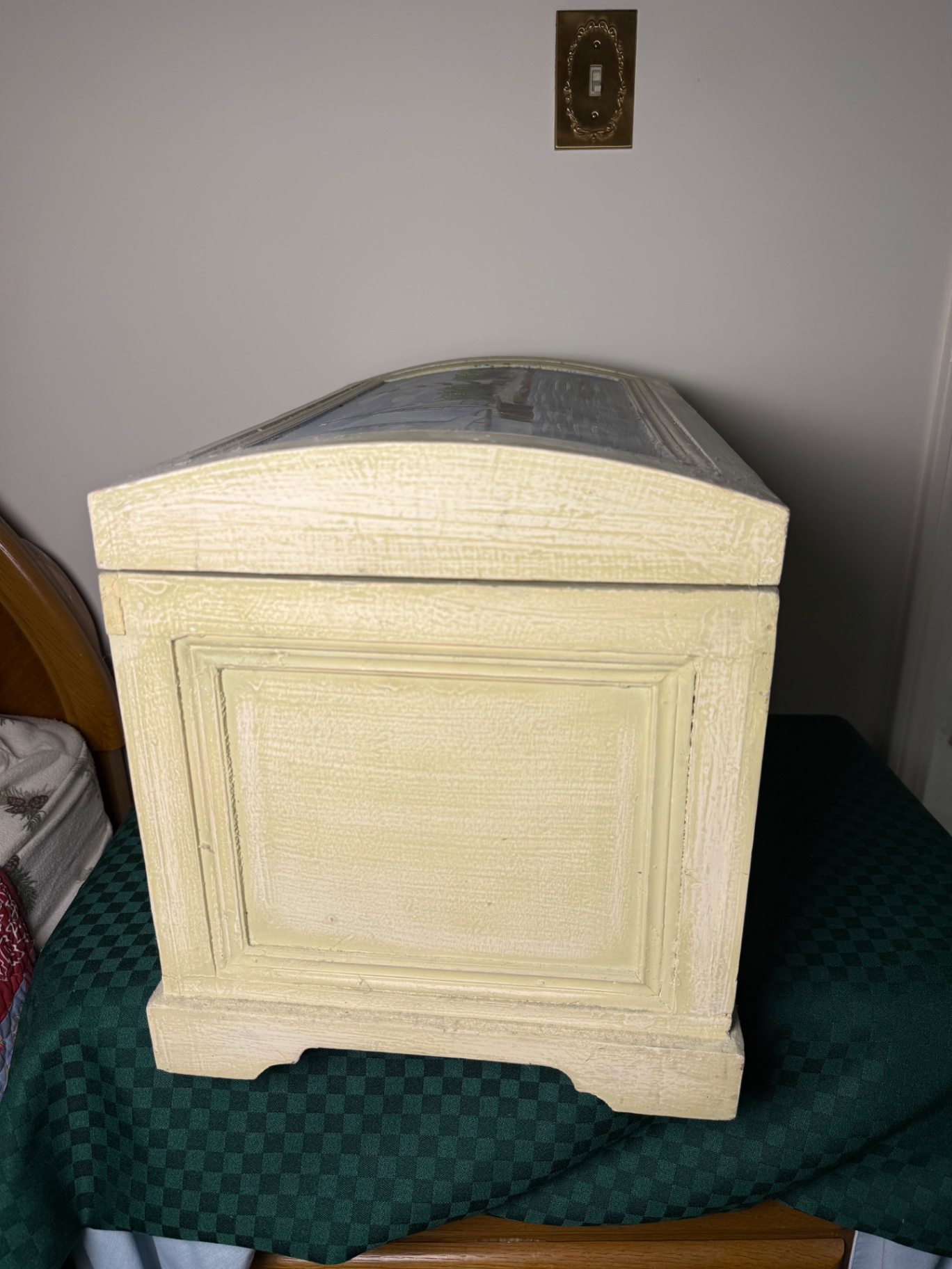 Cream nautical-themed storage chest - image 5 of 7