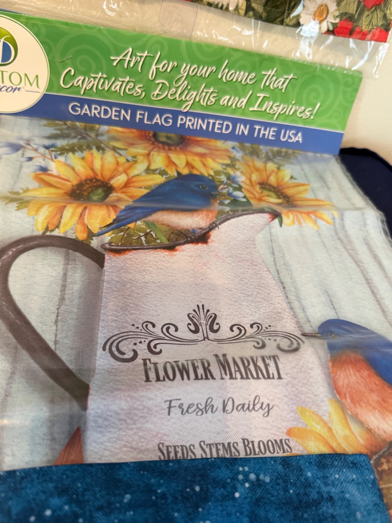Assorted Garden Flags and Decorative Towels - image 6 of 8