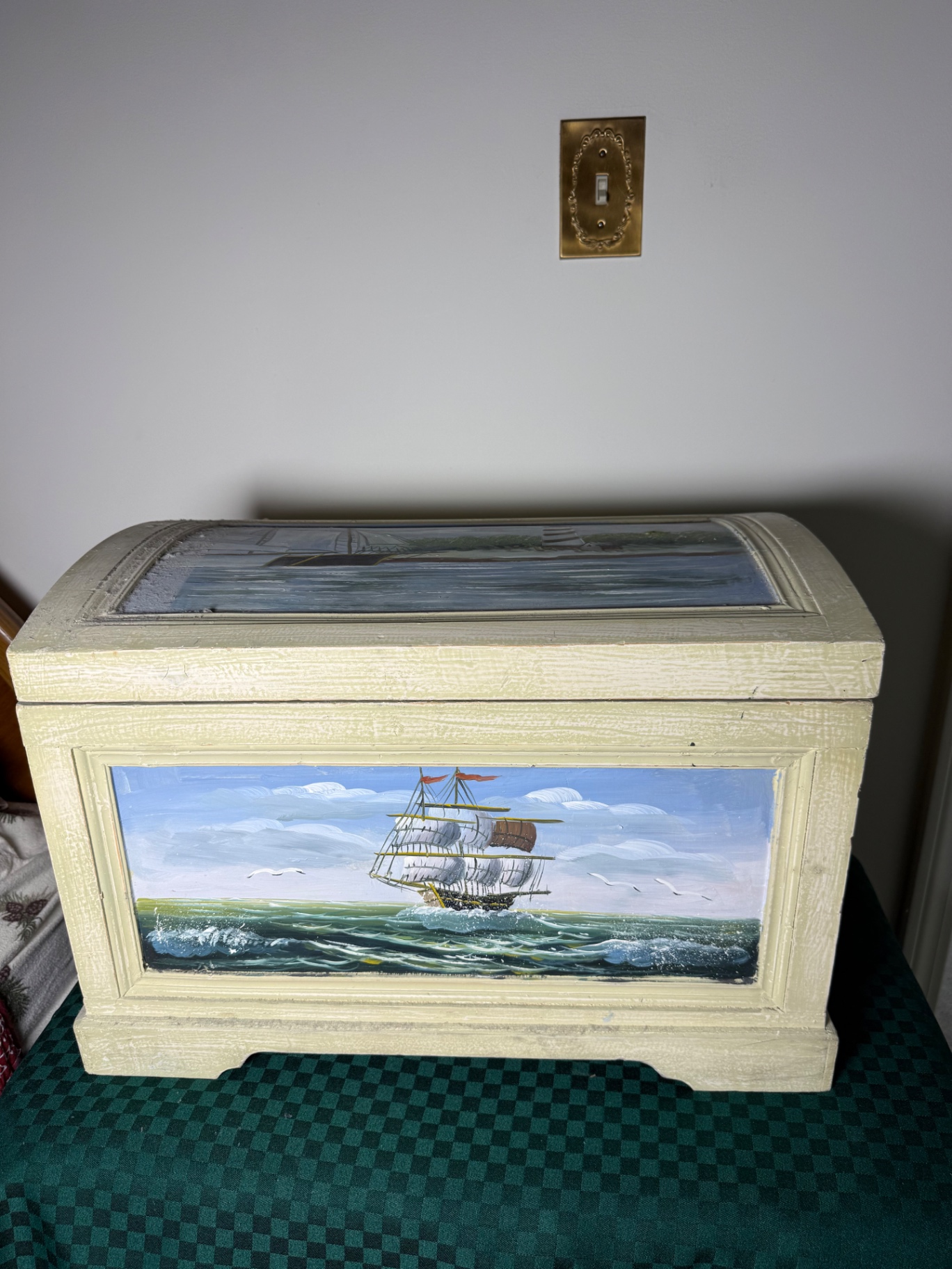 Cream nautical-themed storage chest - image 2 of 7