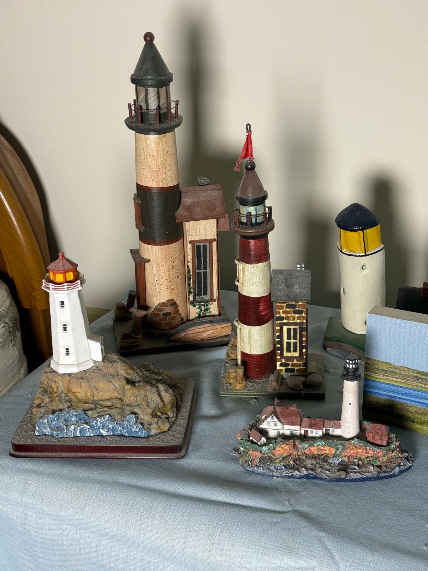 Lighthouse-themed decorative miniatures and art - image 2 of 8