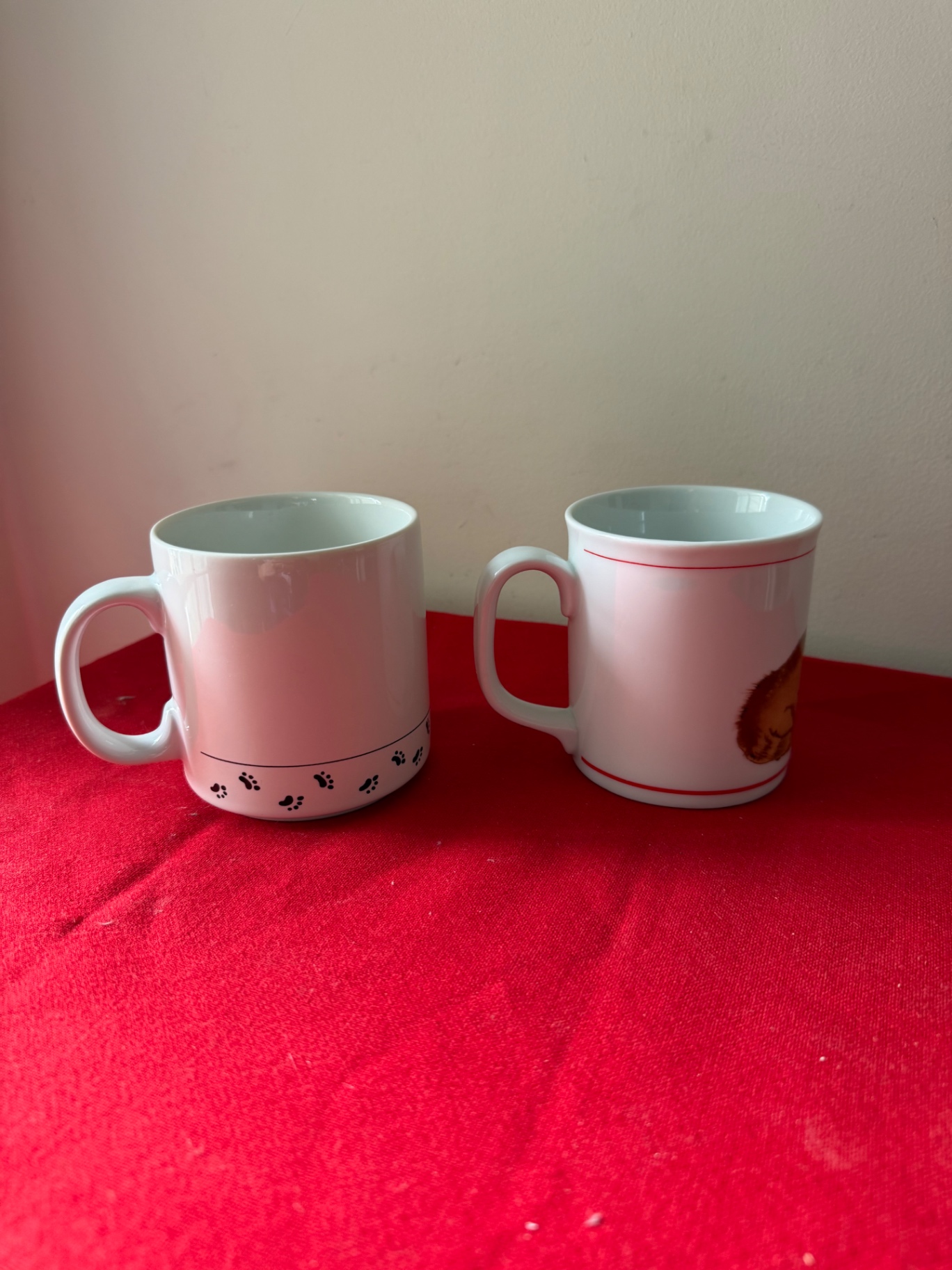 Assorted animal-themed ceramic mugs - image 7 of 7