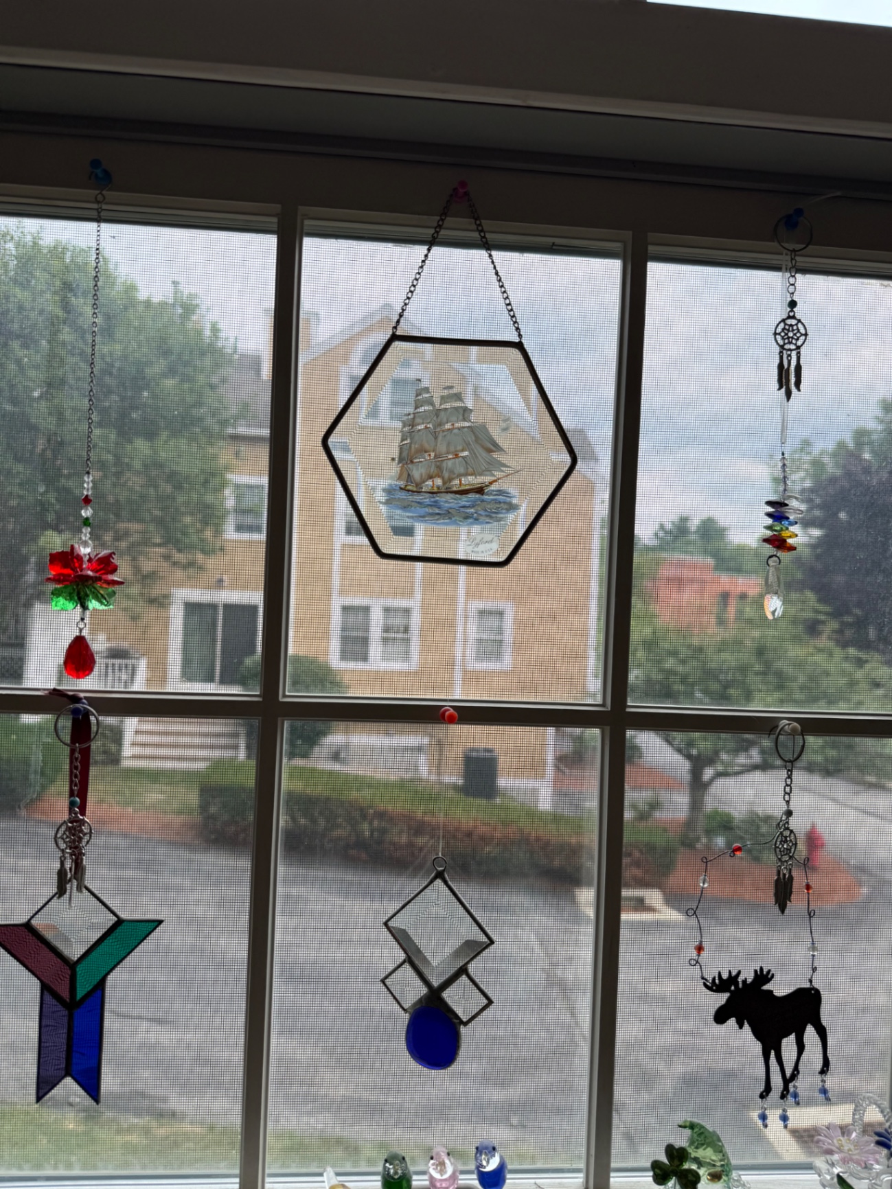 Assorted decorative hanging ornaments - image 2 of 16
