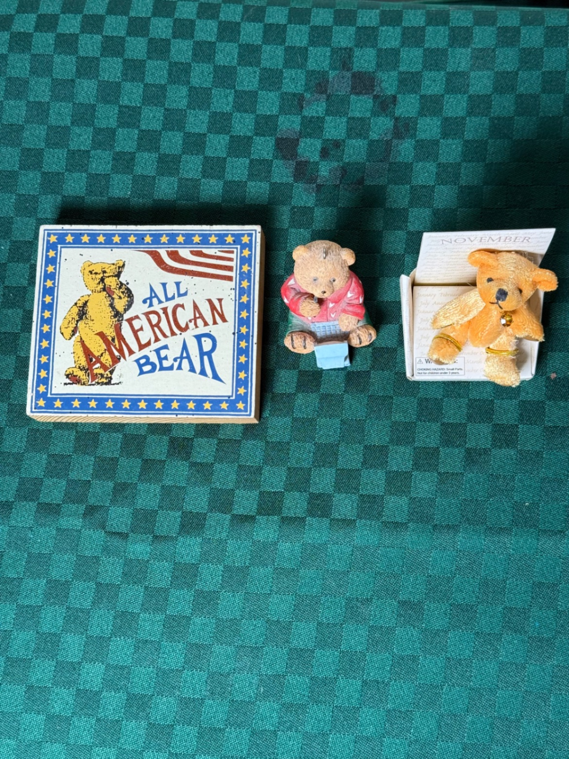 Bear-themed clock and teddy bear collectibles - image 2 of 7
