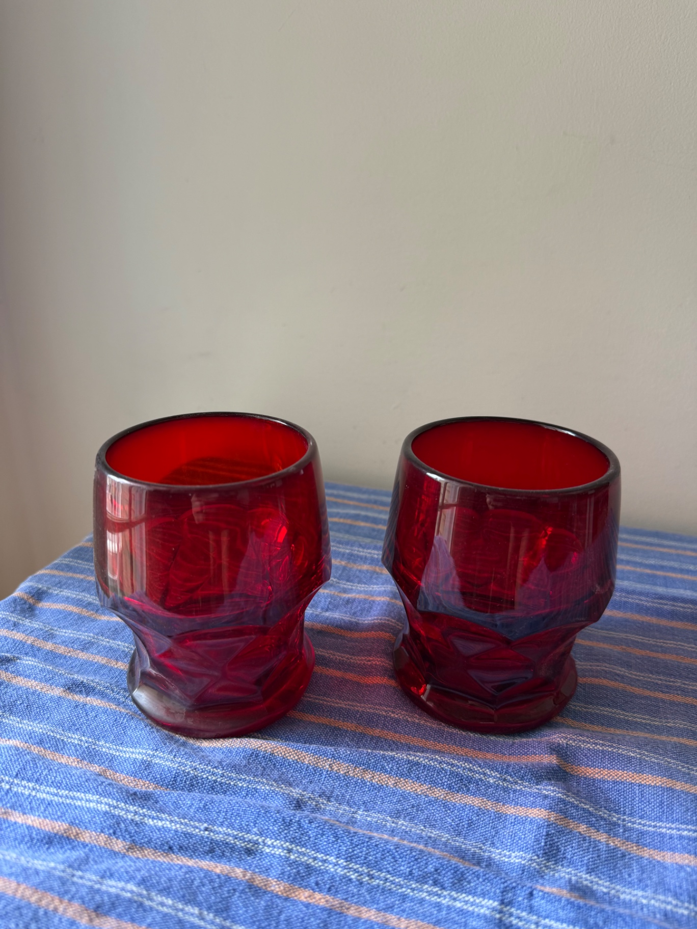 Red glass bowl and two red glass tumblers - image 4 of 4