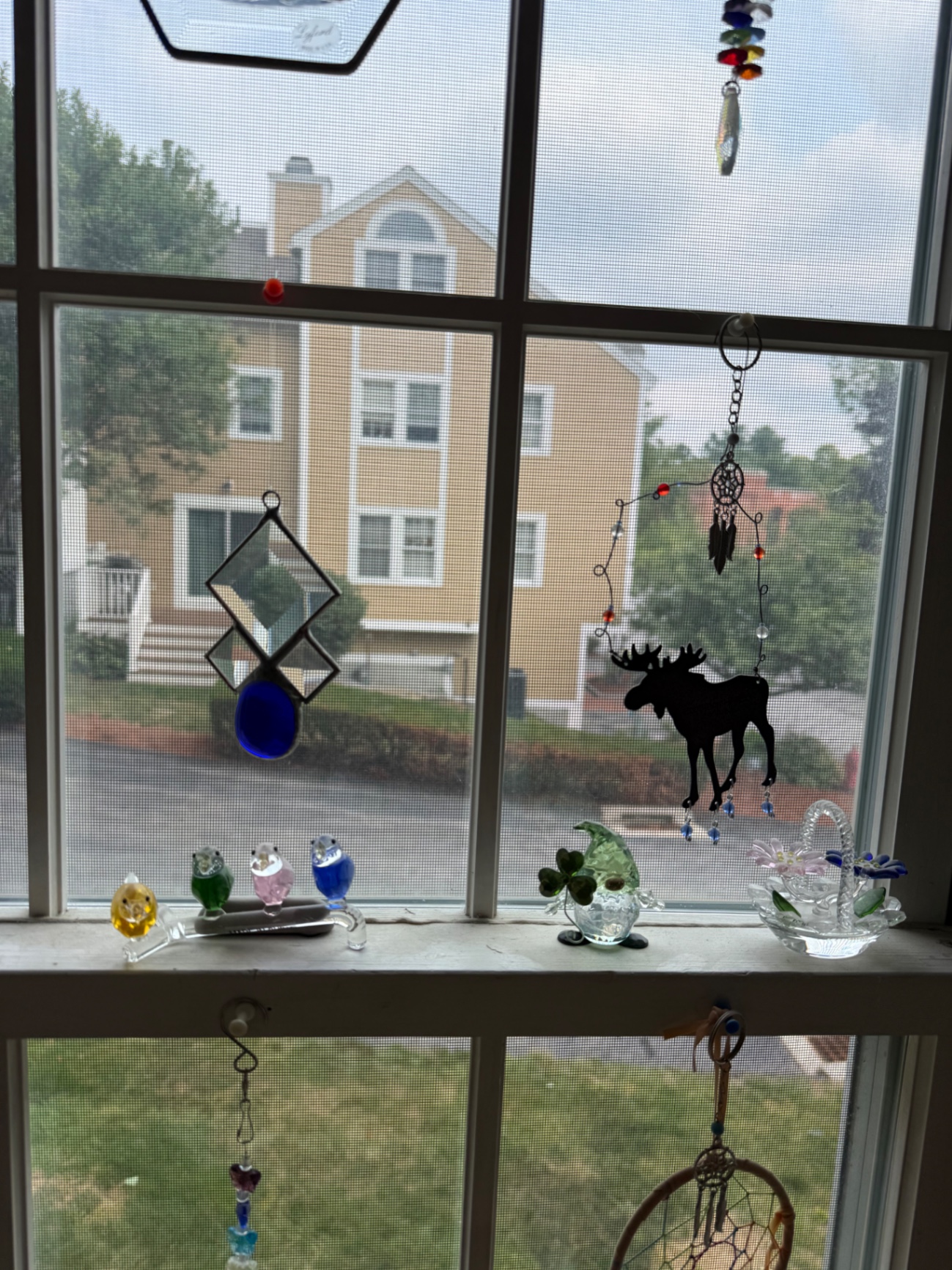 Assorted decorative hanging ornaments - image 7 of 16