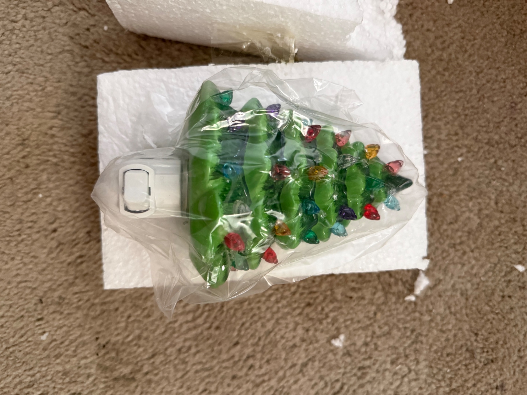Assorted Christmas Holiday Decor - image 4 of 11