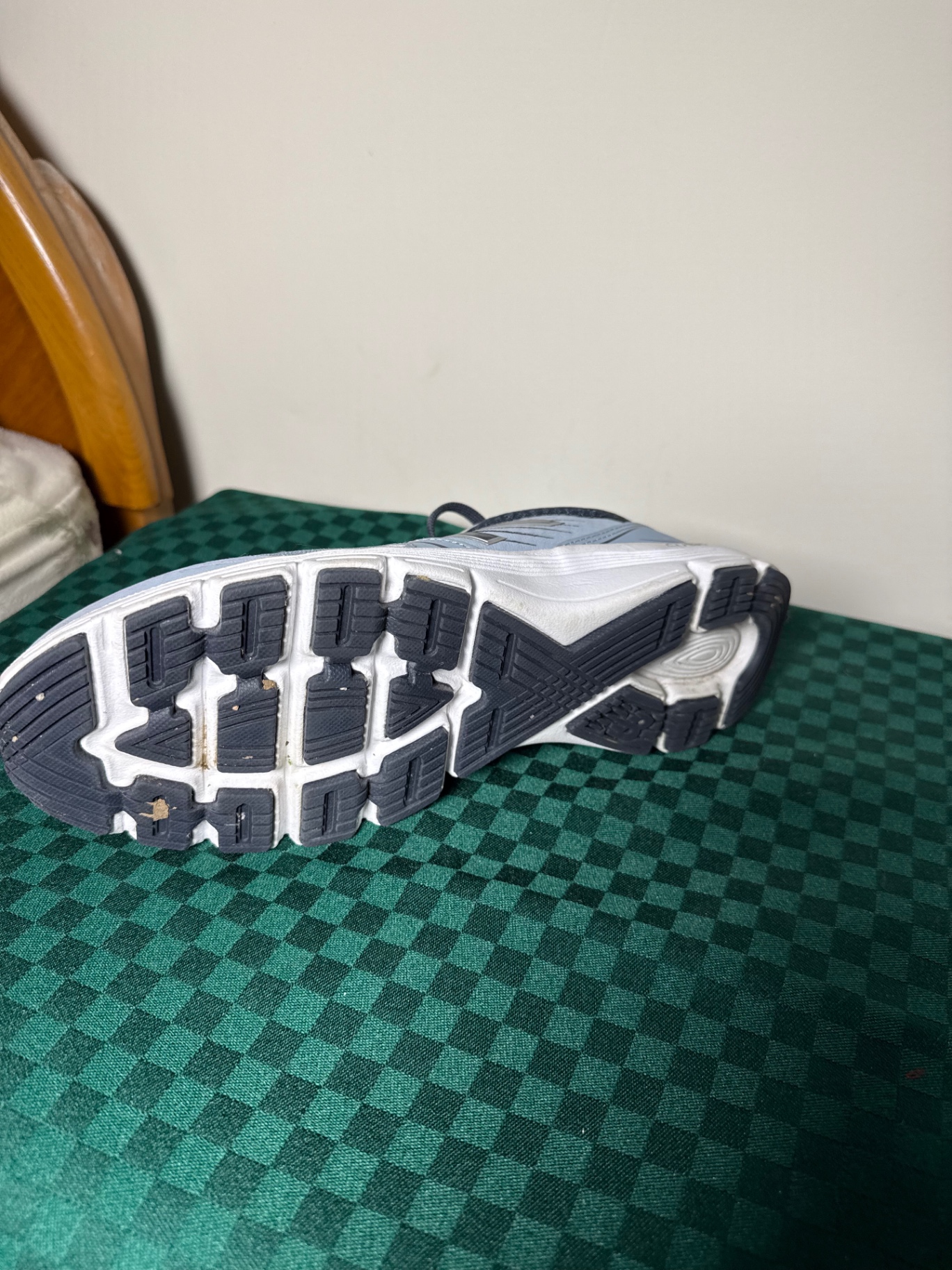 New Balance Men’s running shoes - image 5 of 6