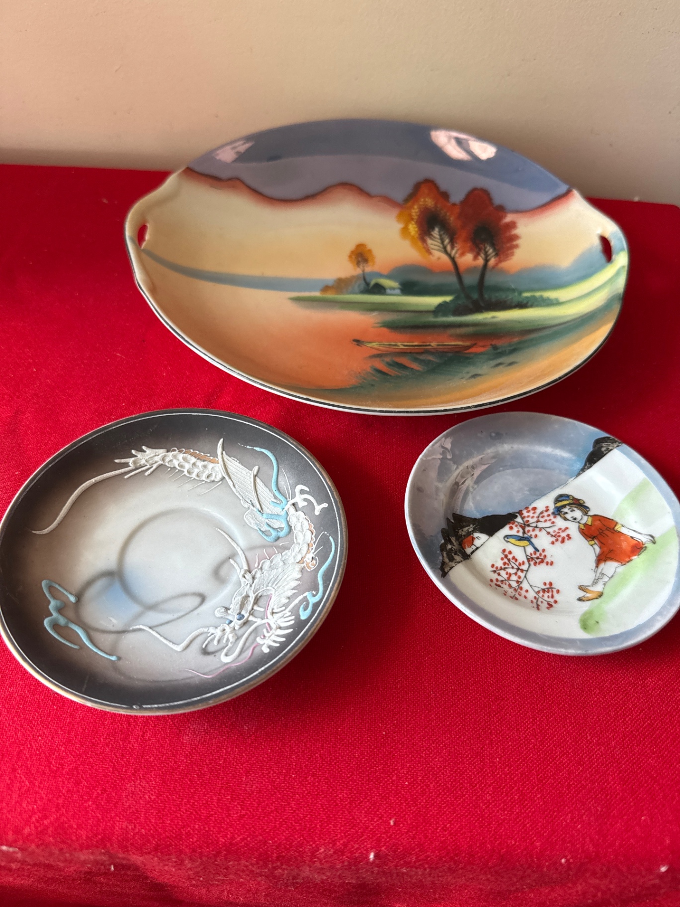 Assorted Japanese porcelain bowls and platter with landscape, dragon and girl motifs - image 1 of 8
