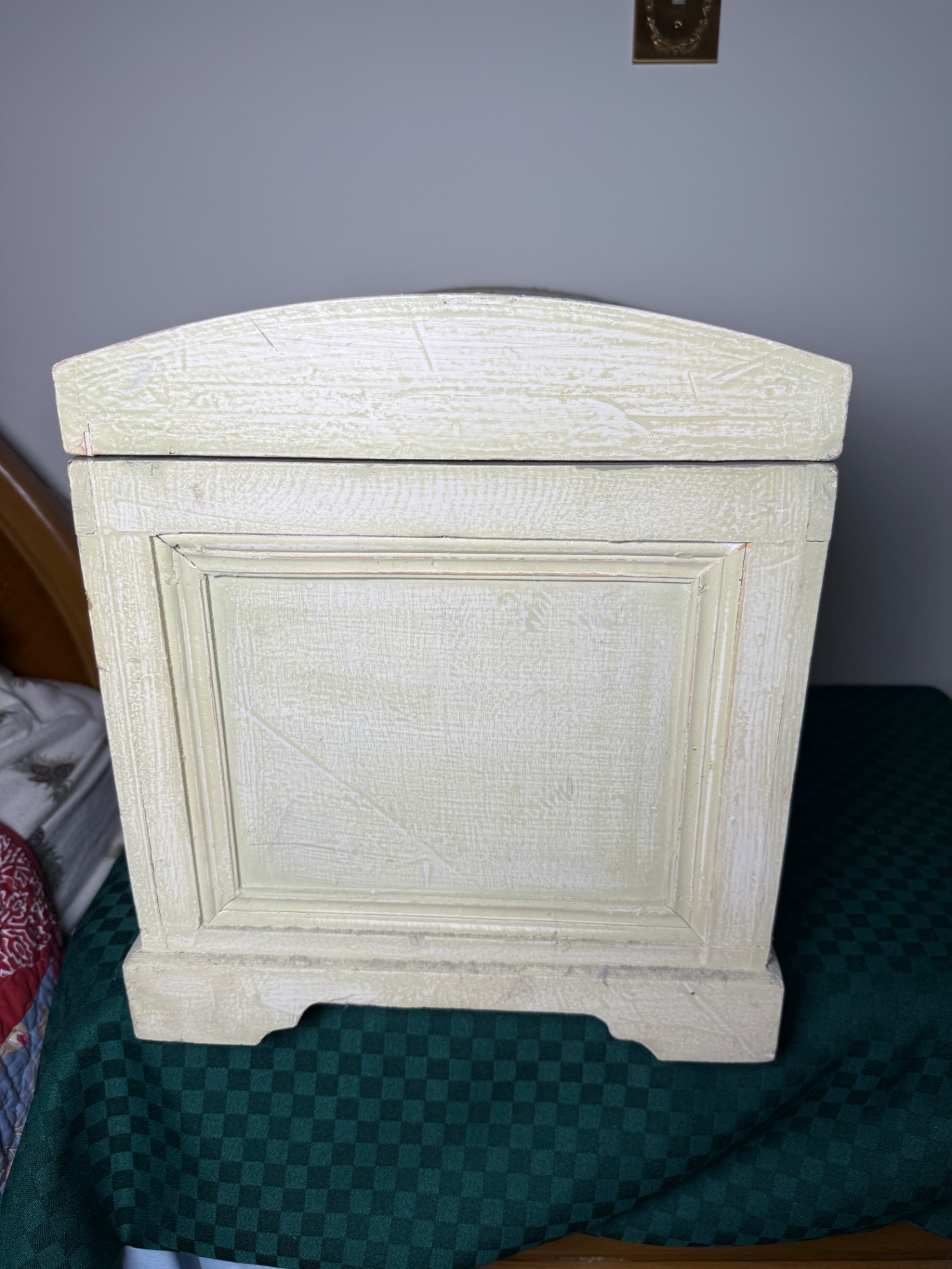 Cream nautical-themed storage chest - image 7 of 7