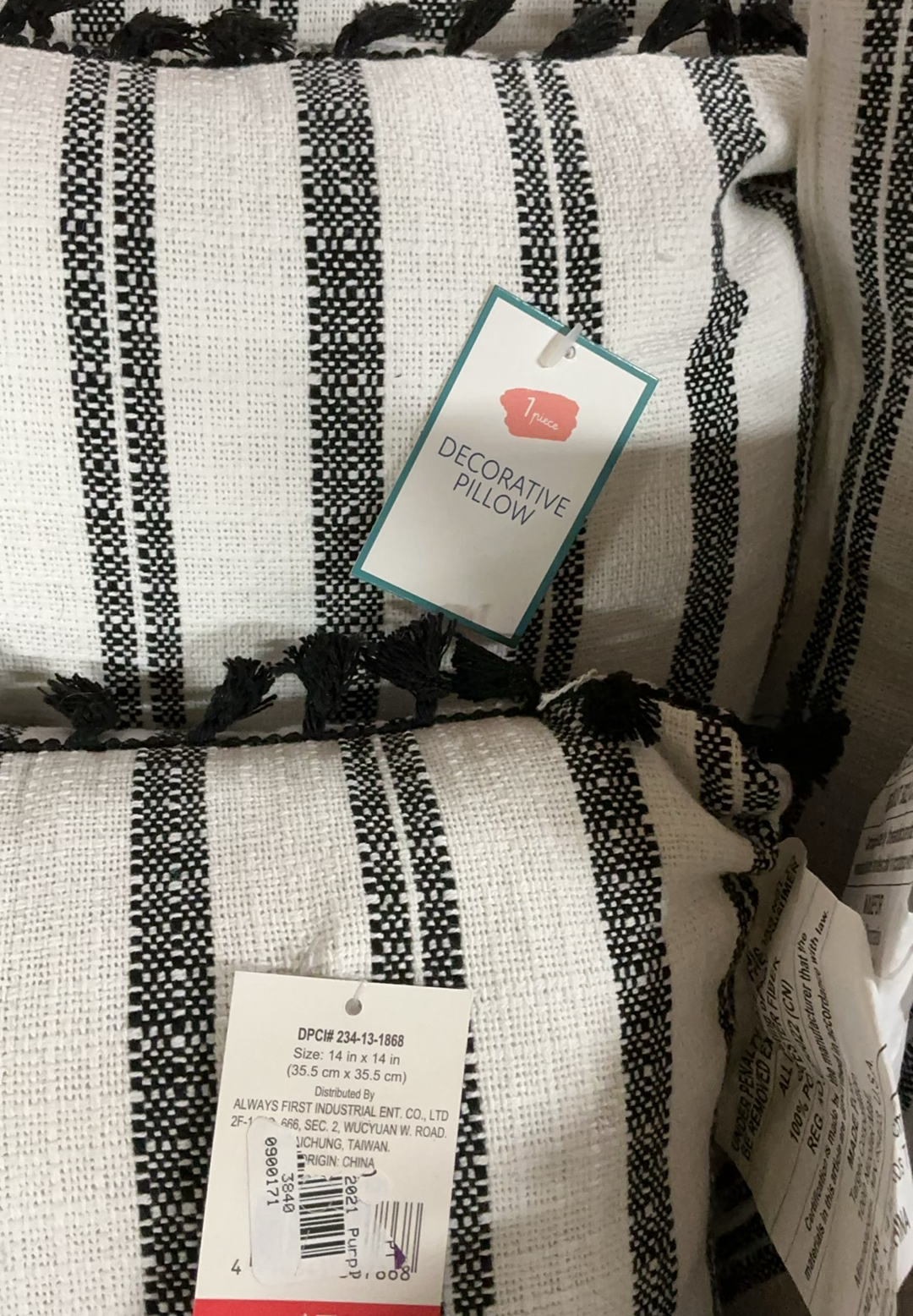 Black And White Throw Pillows And Rugs - image 3 of 7