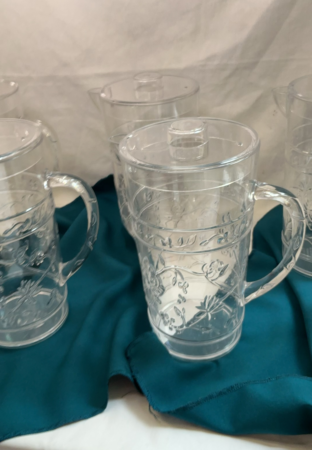 6 Plastic Water Pitchers with lids - image 2 of 4