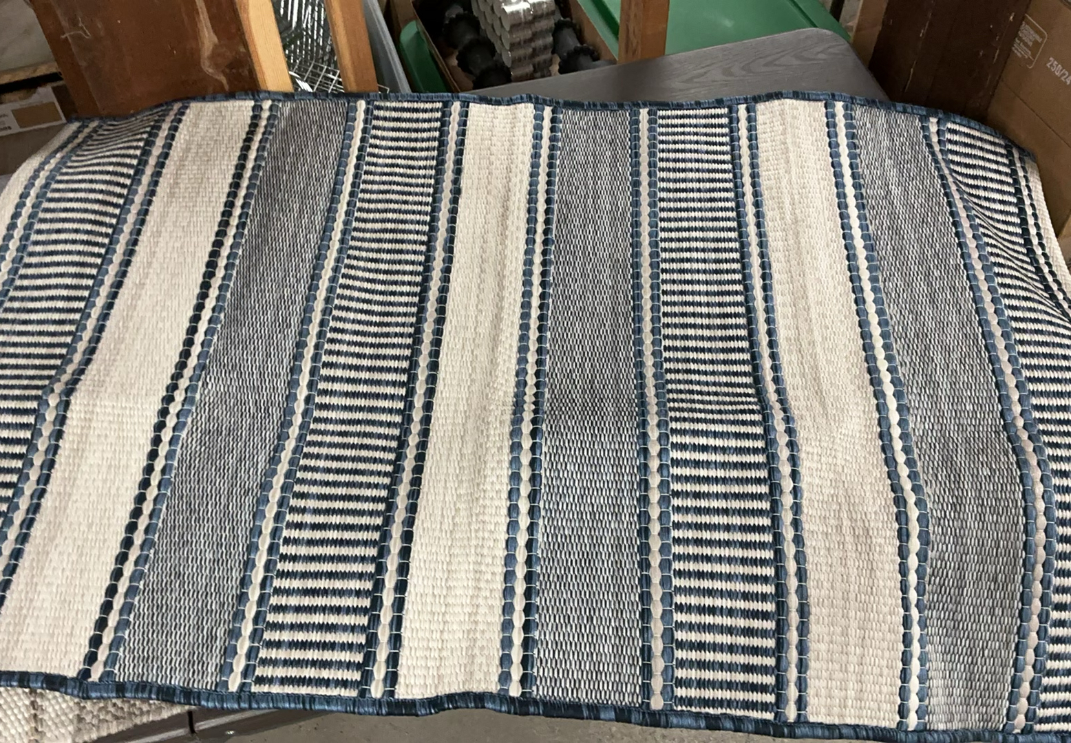 6 Round cushions that look like center cut wood, Golden Bugs, Small Rugs - image 7 of 10
