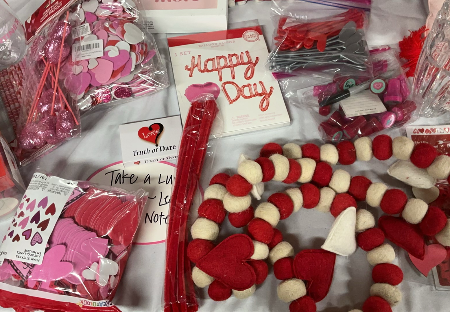 Valentine's Day Home Decor and Party Supplies - image 6 of 7