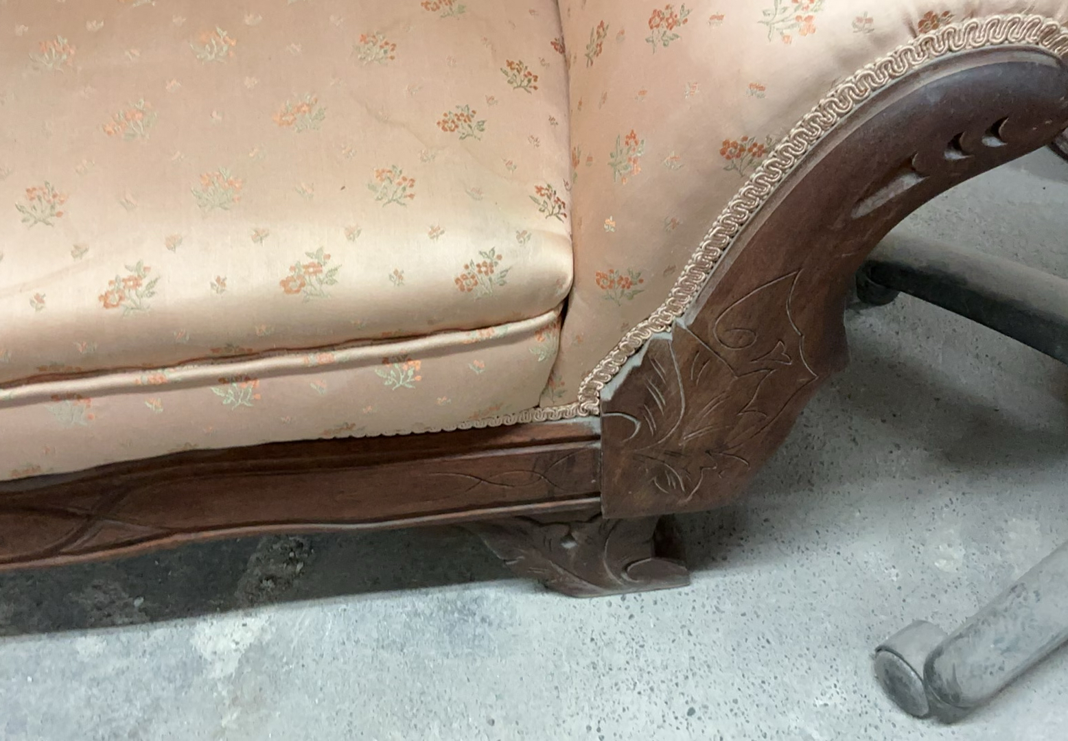 Victorian Settee - image 4 of 8