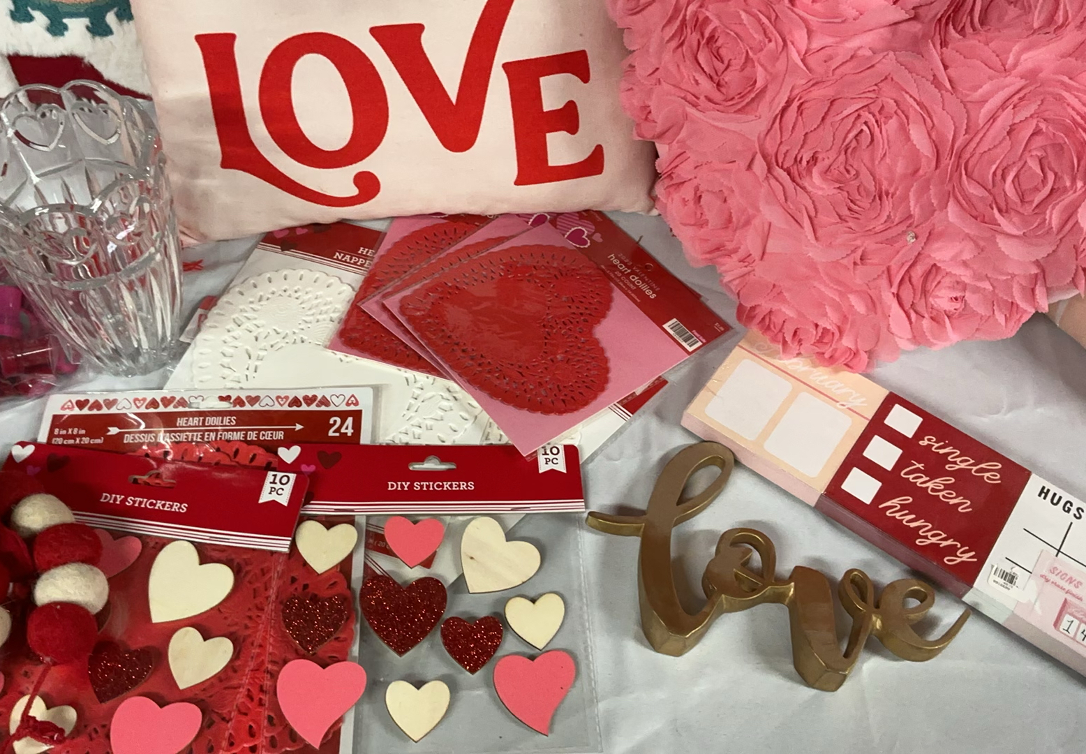 Valentine's Day Home Decor and Party Supplies - image 4 of 7