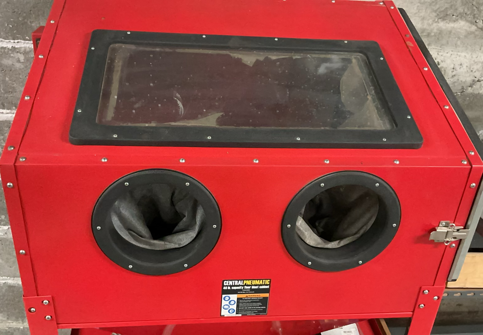 Central Pneumatic Floor Blast Cabinet - image 2 of 7