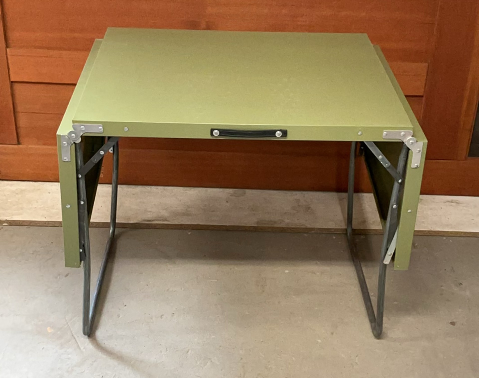 Vintage Folding Table And Picinic Baskets - image 3 of 11