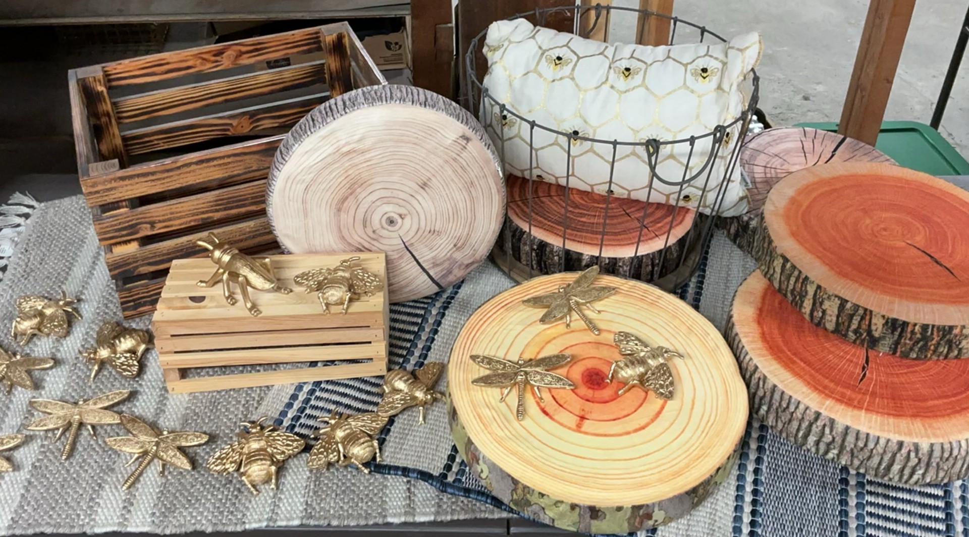 6 Round cushions that look like center cut wood, Golden Bugs, Small Rugs - image 1 of 10