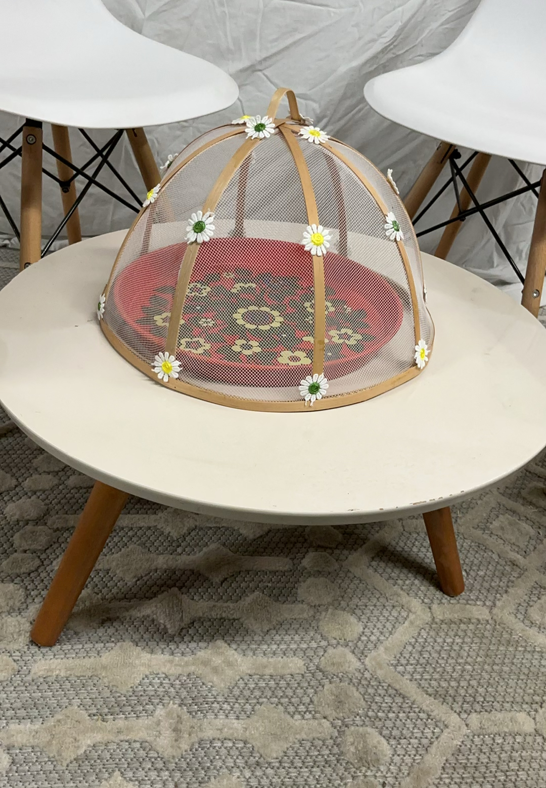 4 White Plastic Eiffel Chairs, Round Low Table - image 4 of 7