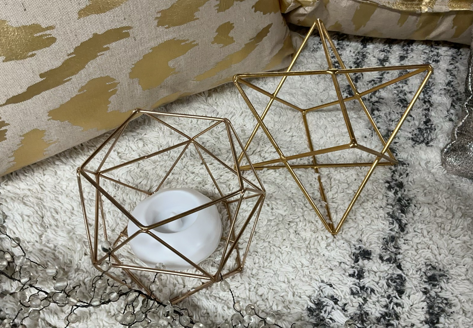 Assorted silver and gold home decor items - image 6 of 10