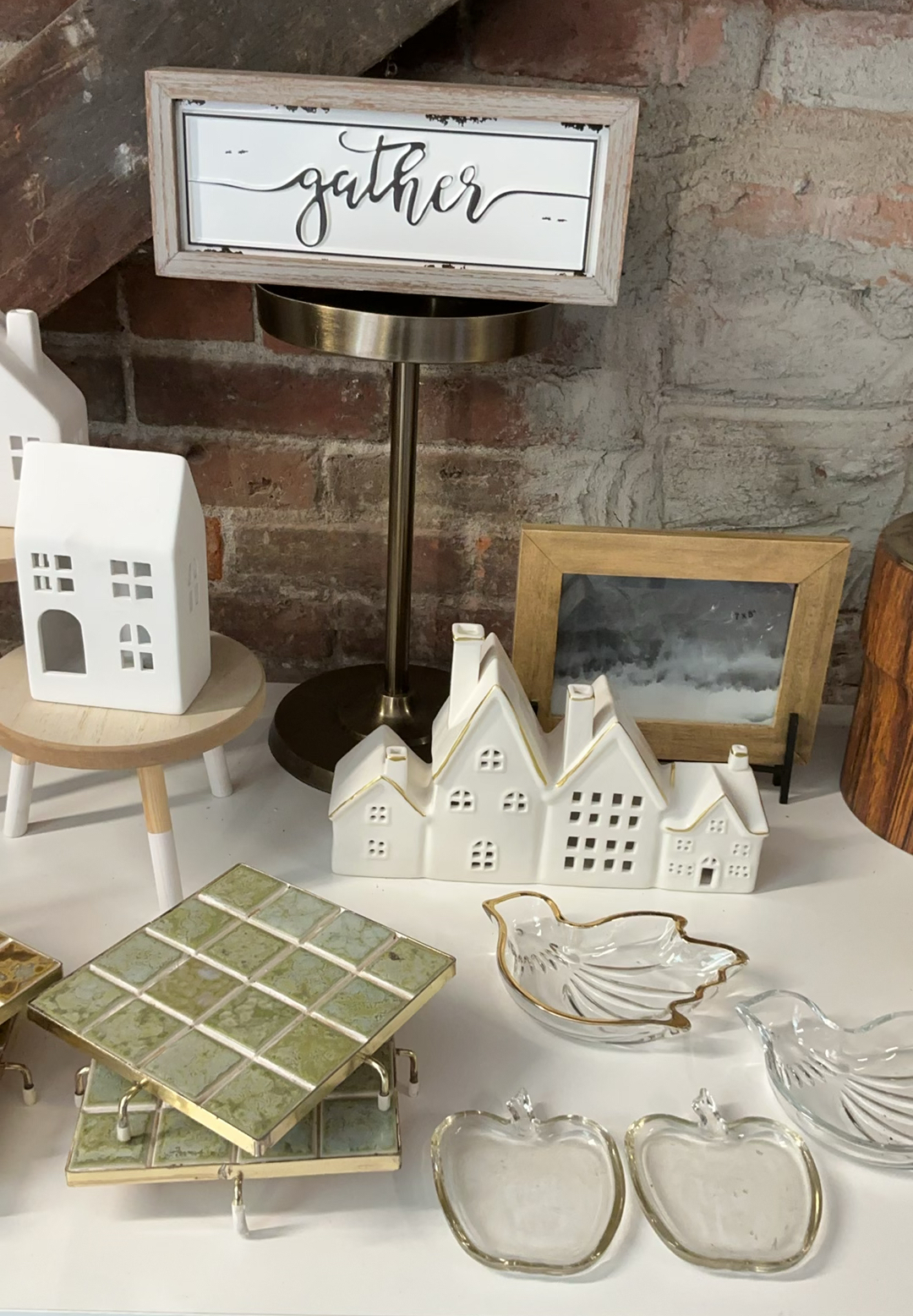 White Ceramic House Village and Decorative Tableware - image 4 of 5