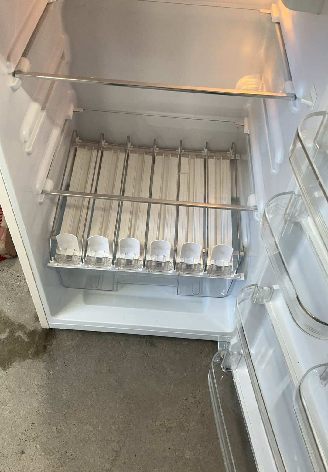 Vintage Inspired Frigidaire Small Fridge - image 5 of 6