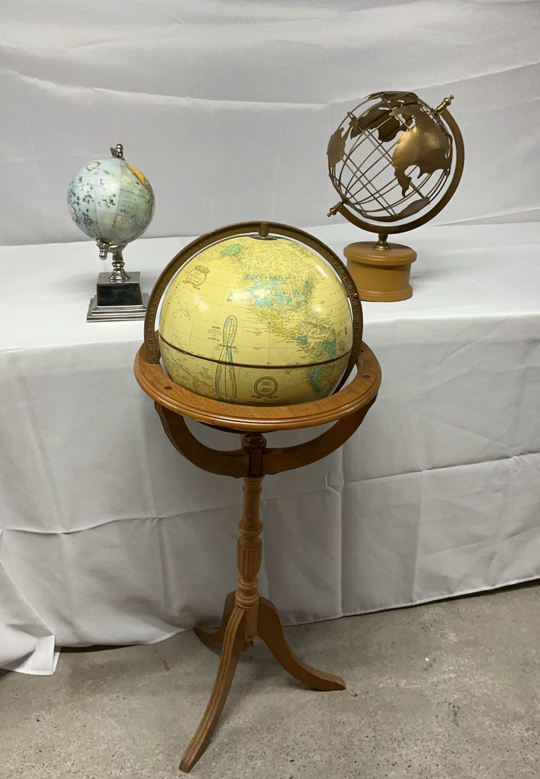 3 Globes - image 1 of 6