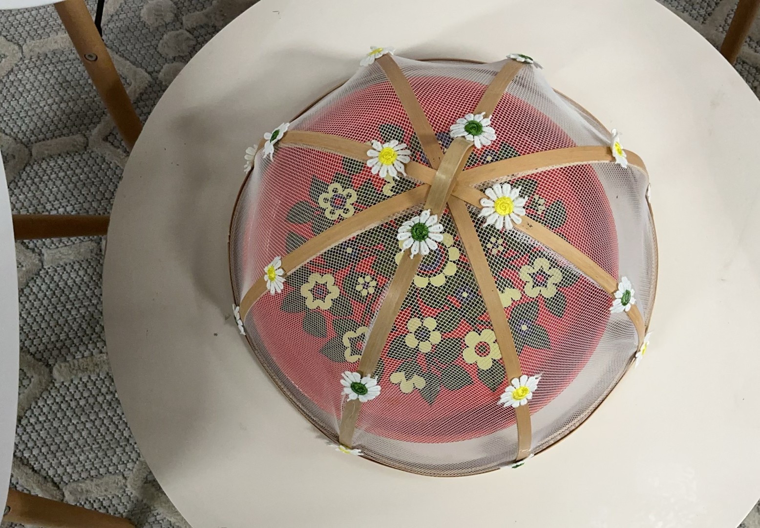 4 White Plastic Eiffel Chairs, Round Low Table - image 5 of 7