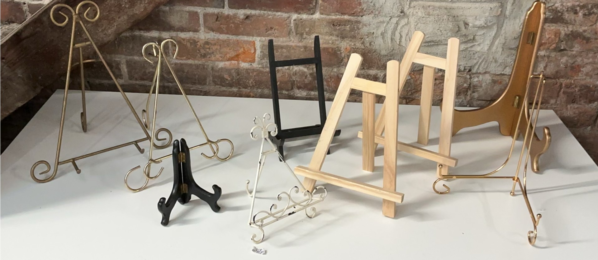 Lot Of  Small Picture Stands/Easels - image 1 of 5