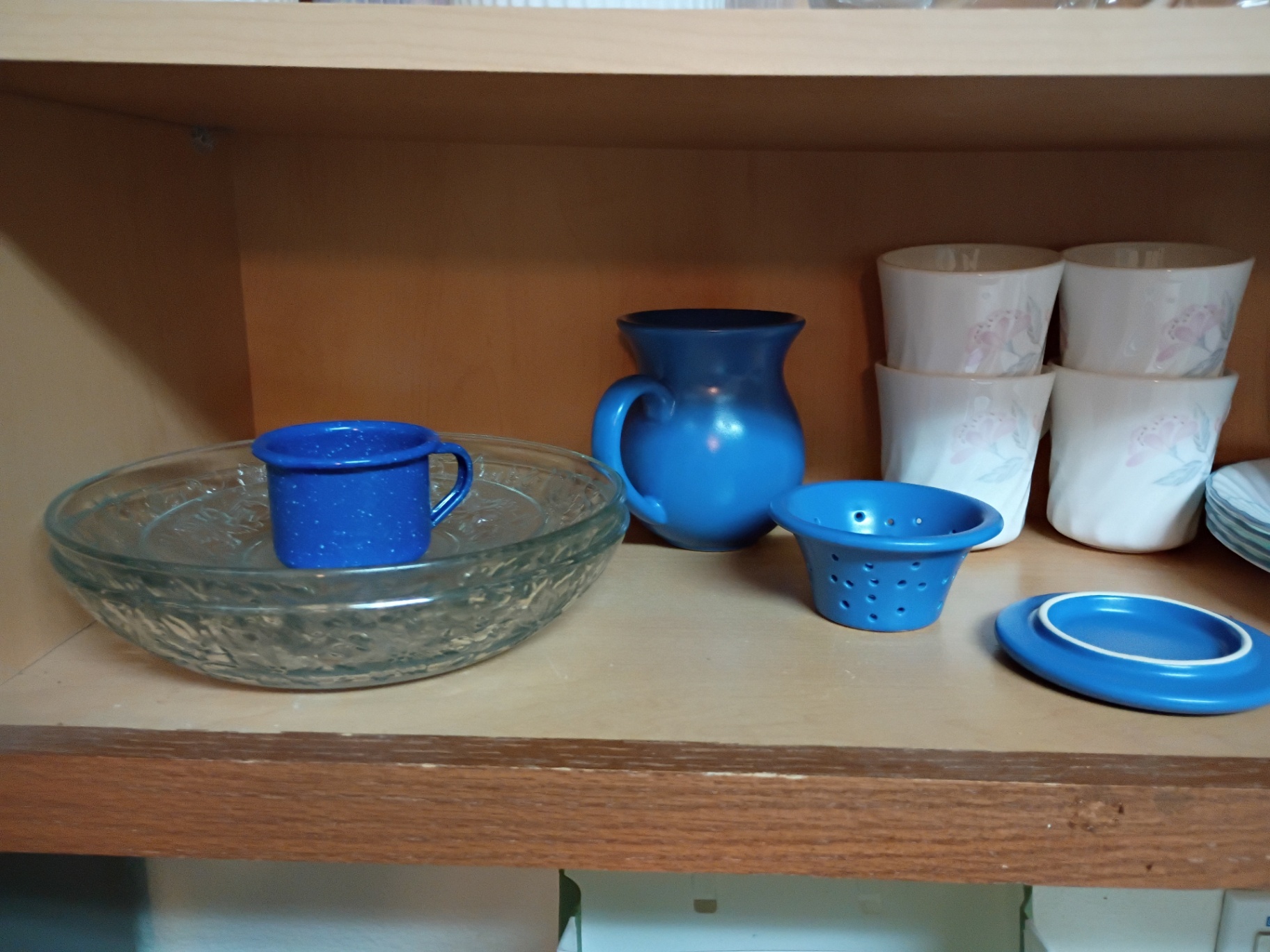Assorted Kitchen Dishware and Glassware Set - image 9 of 11