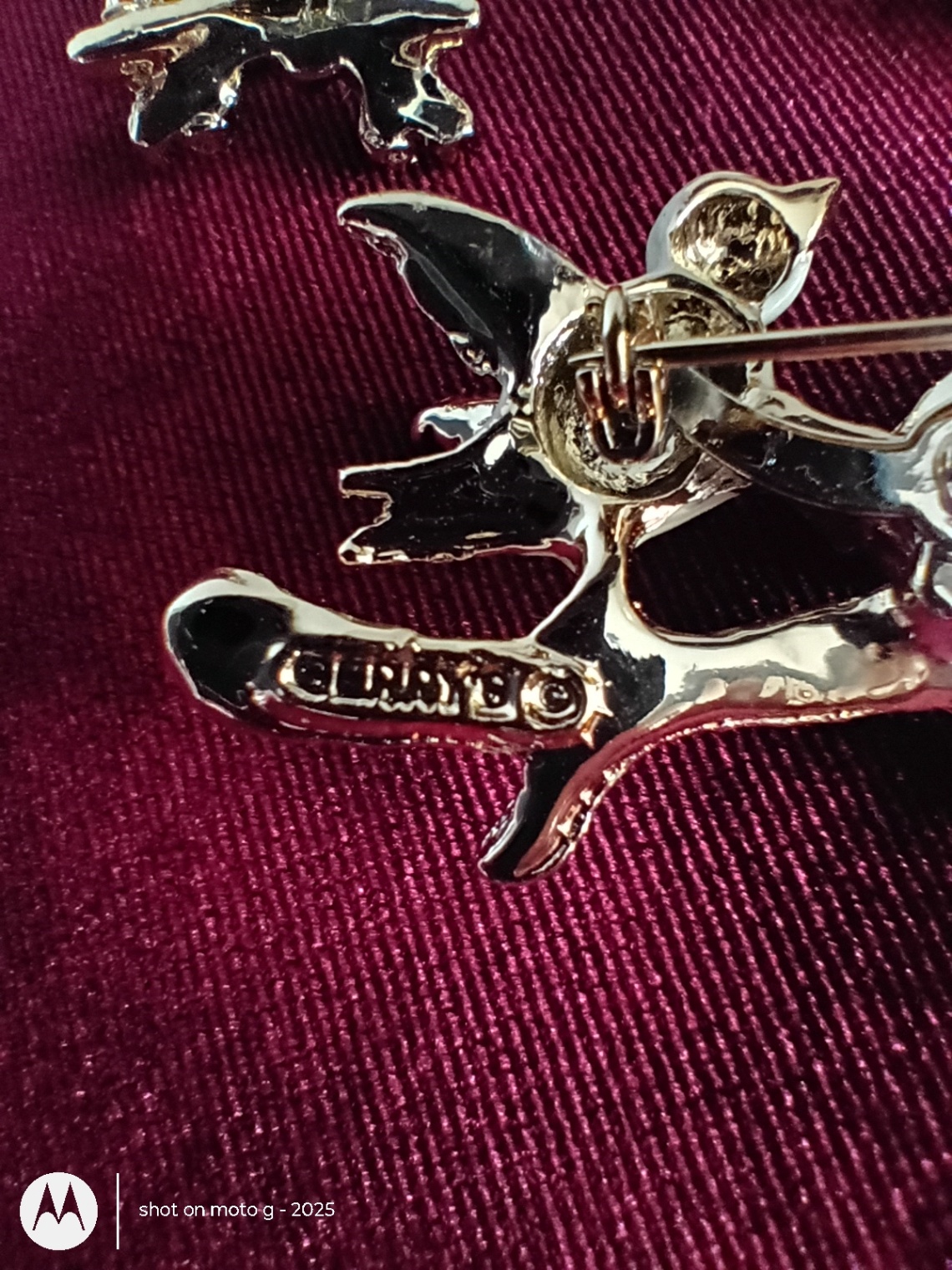 Gold-Tone Animal-Themed Jewelry Pins and Earrings - image 4 of 4