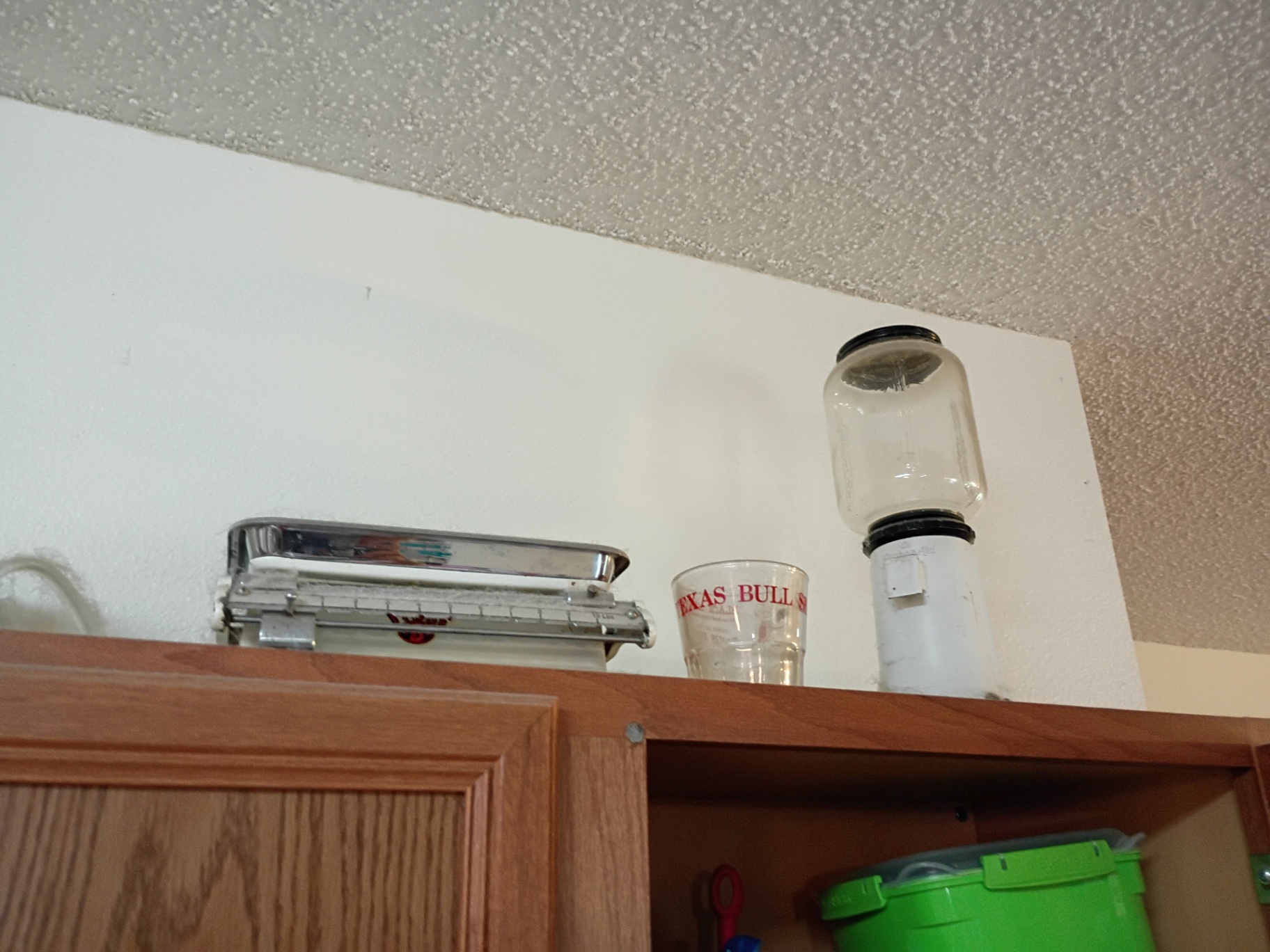 Assorted Kitchenware and Decorative Glassware - image 6 of 7