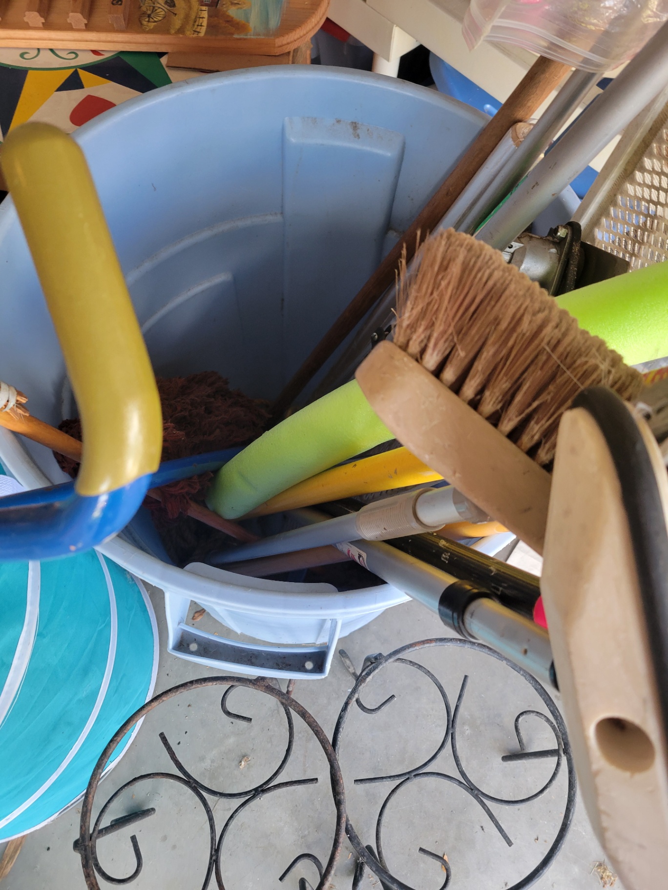 Assorted Household and Garden Items - image 1 of 8