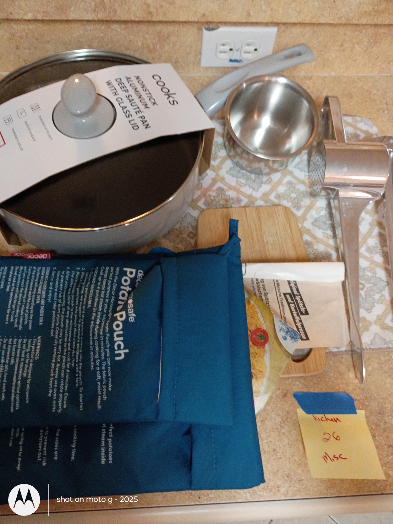 Assorted Kitchen Cookware and Cooking Accessories - image 4 of 7