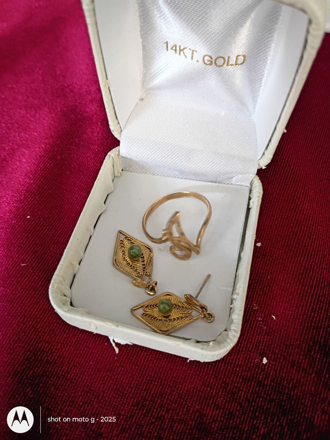 14KT Gold Ring and Matching Dangle Earrings - image 4 of 6