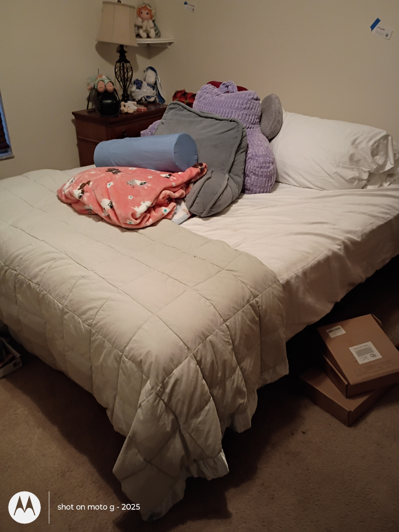 Adjustible Bed with Bedding and Pillows - image 1 of 1