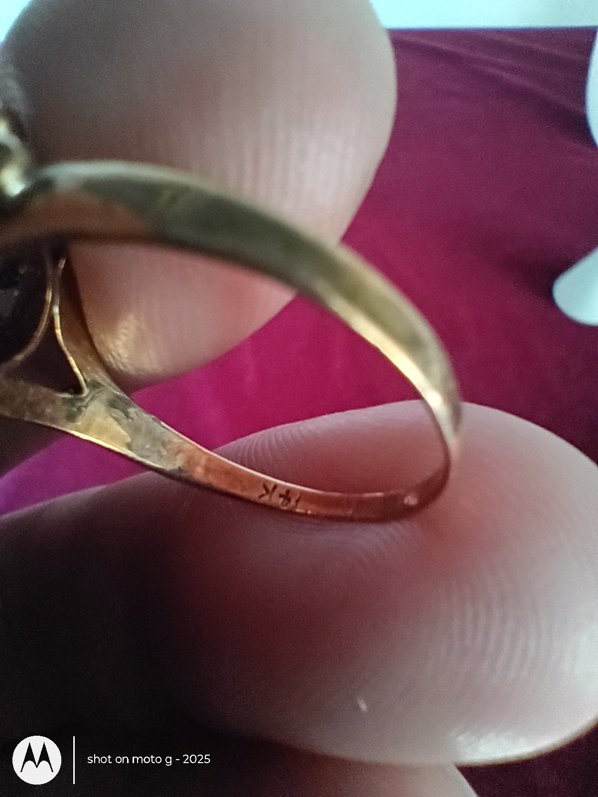 14K Gold Ring with Red Stone and Jewelry Box - image 5 of 8