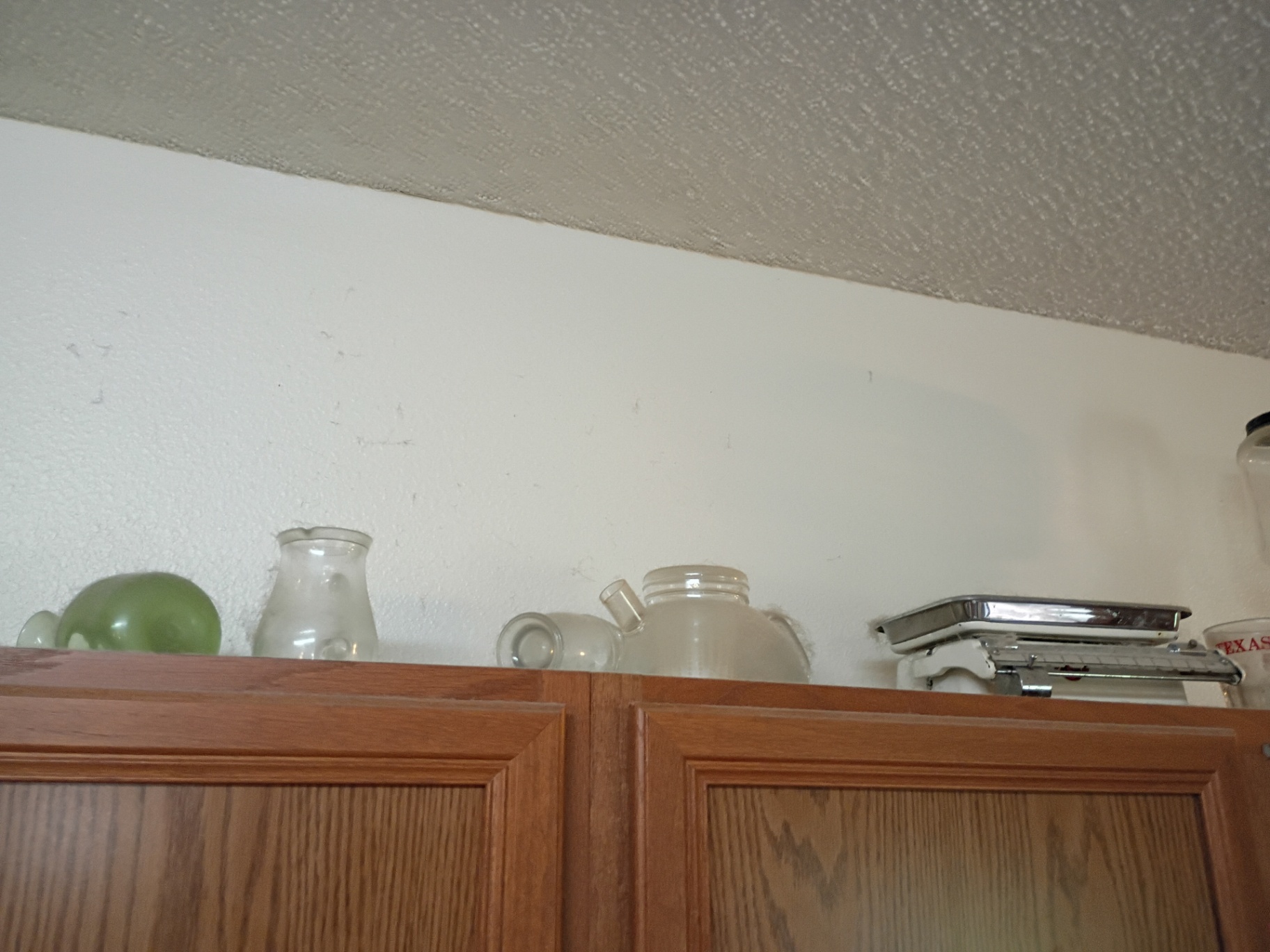 Assorted Kitchenware and Decorative Glassware - image 5 of 7