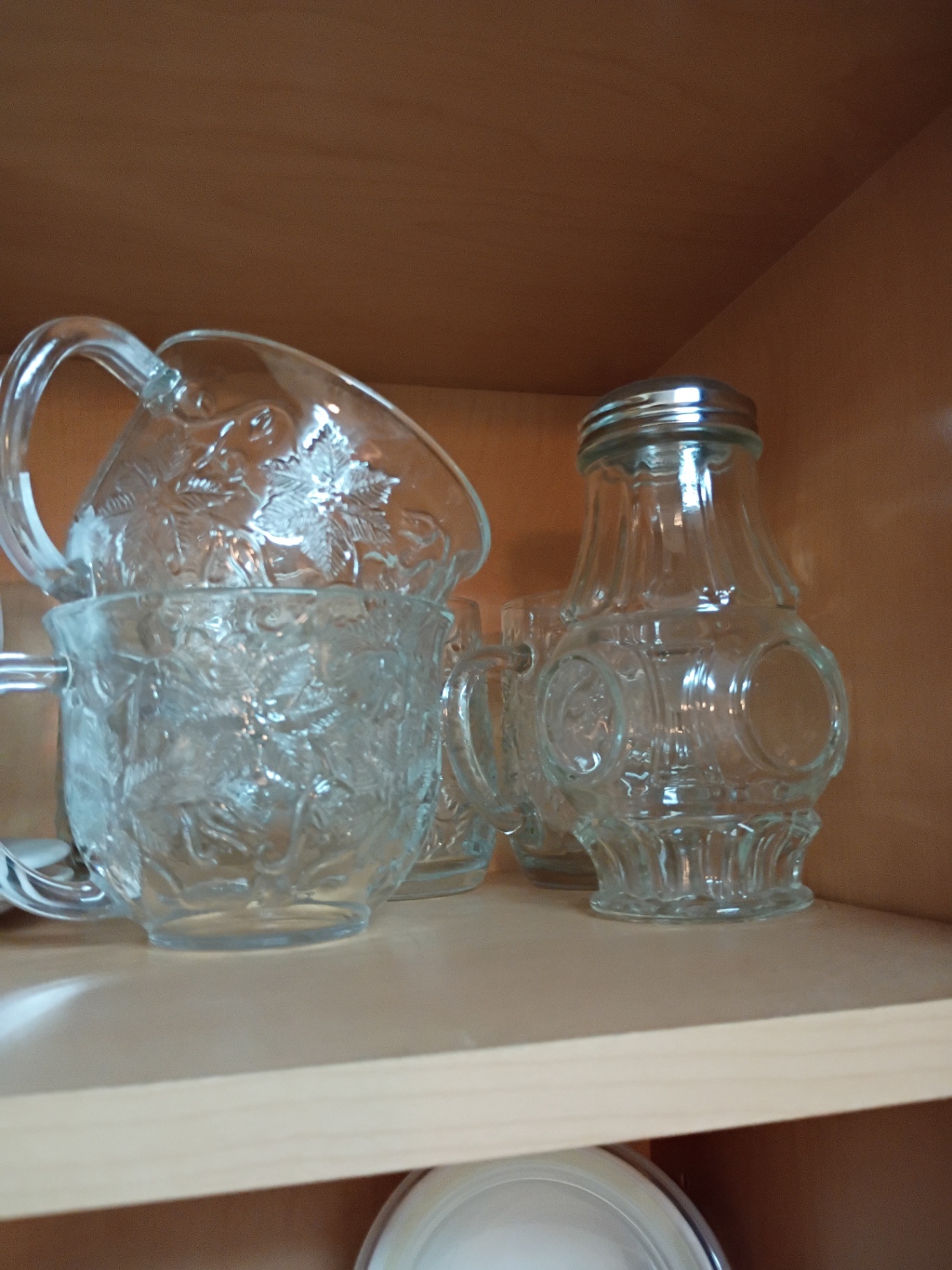 Assorted Kitchen Dishware and Glassware Set - image 6 of 11