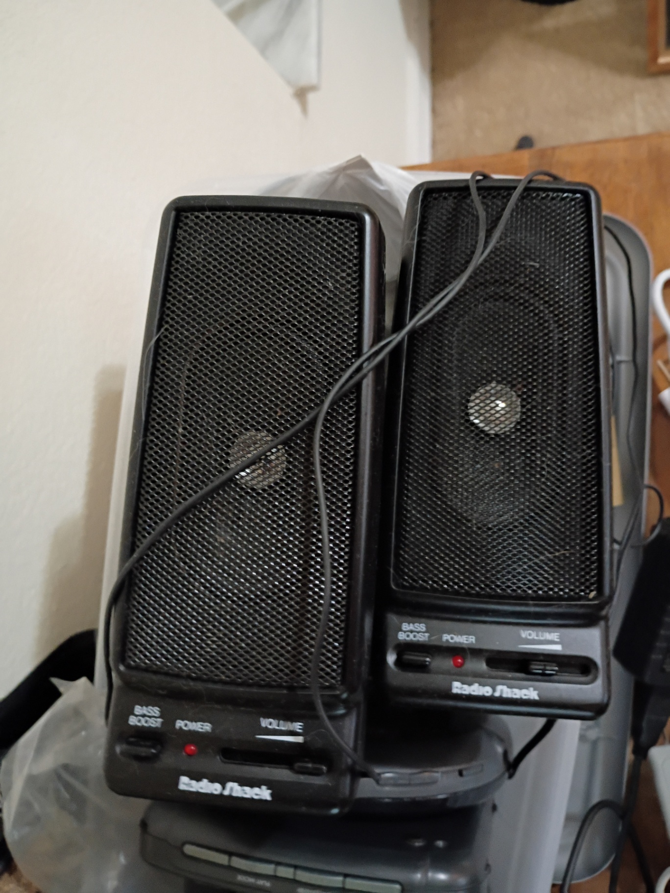 Assorted Audio Electronics and Accessories - image 2 of 12