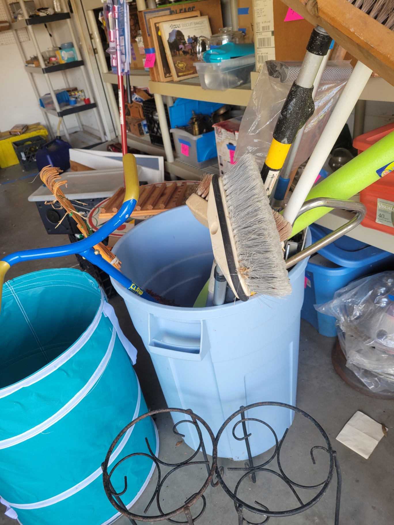 Assorted Household and Garden Items - image 3 of 8