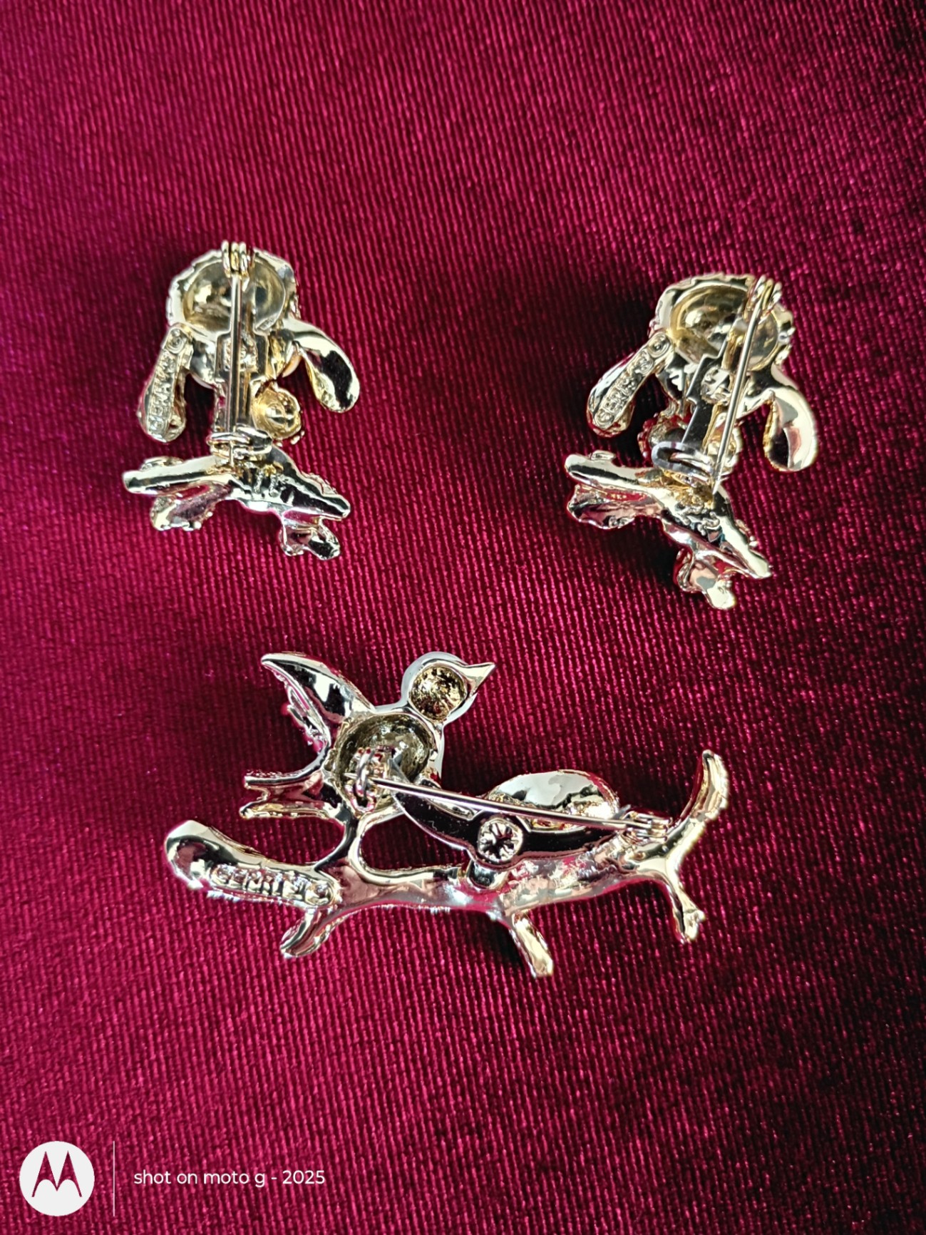 Gold-Tone Animal-Themed Jewelry Pins and Earrings - image 3 of 4