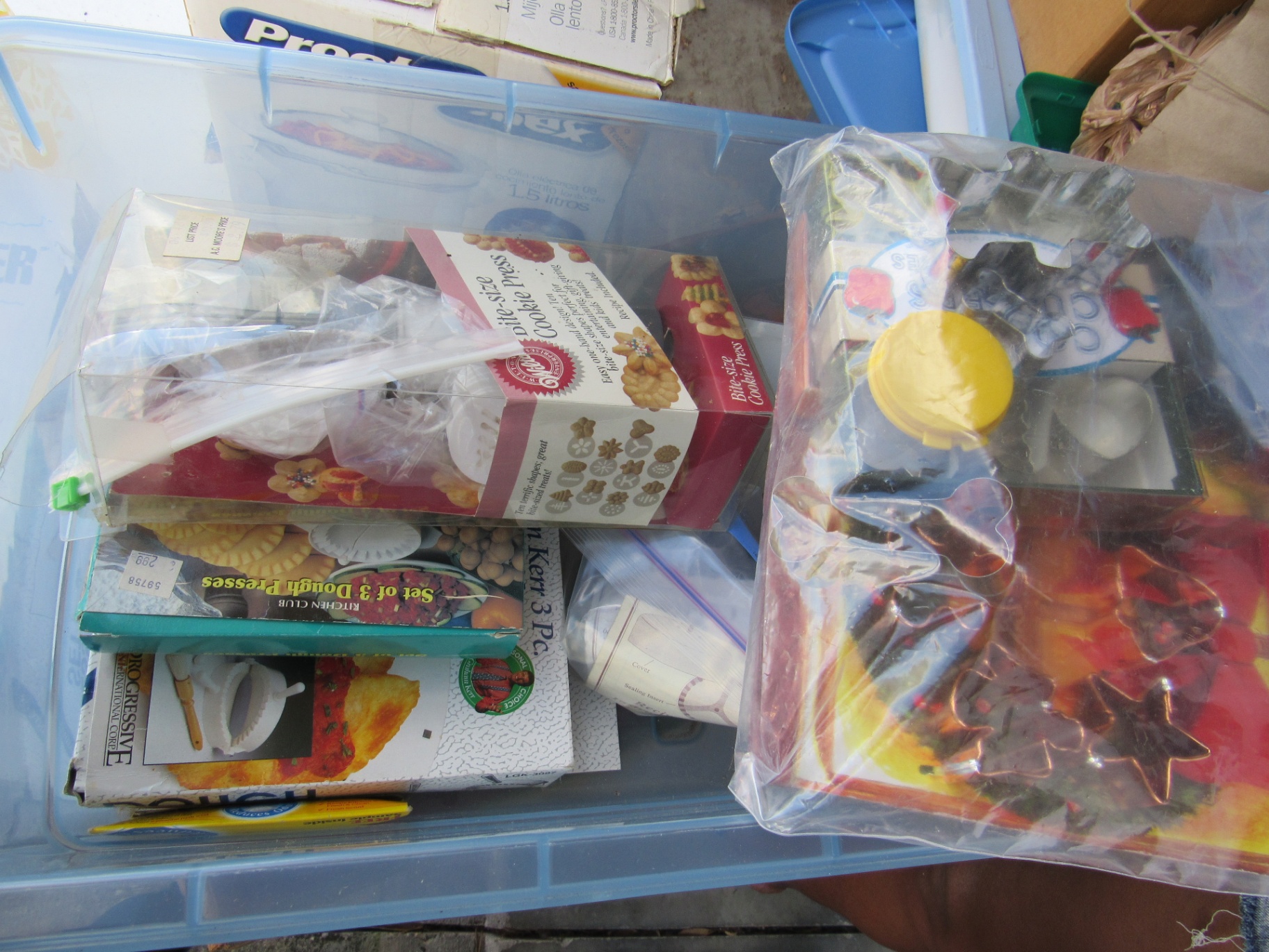 Cookie Press and Cookie Cutter Baking Accessories - image 1 of 4