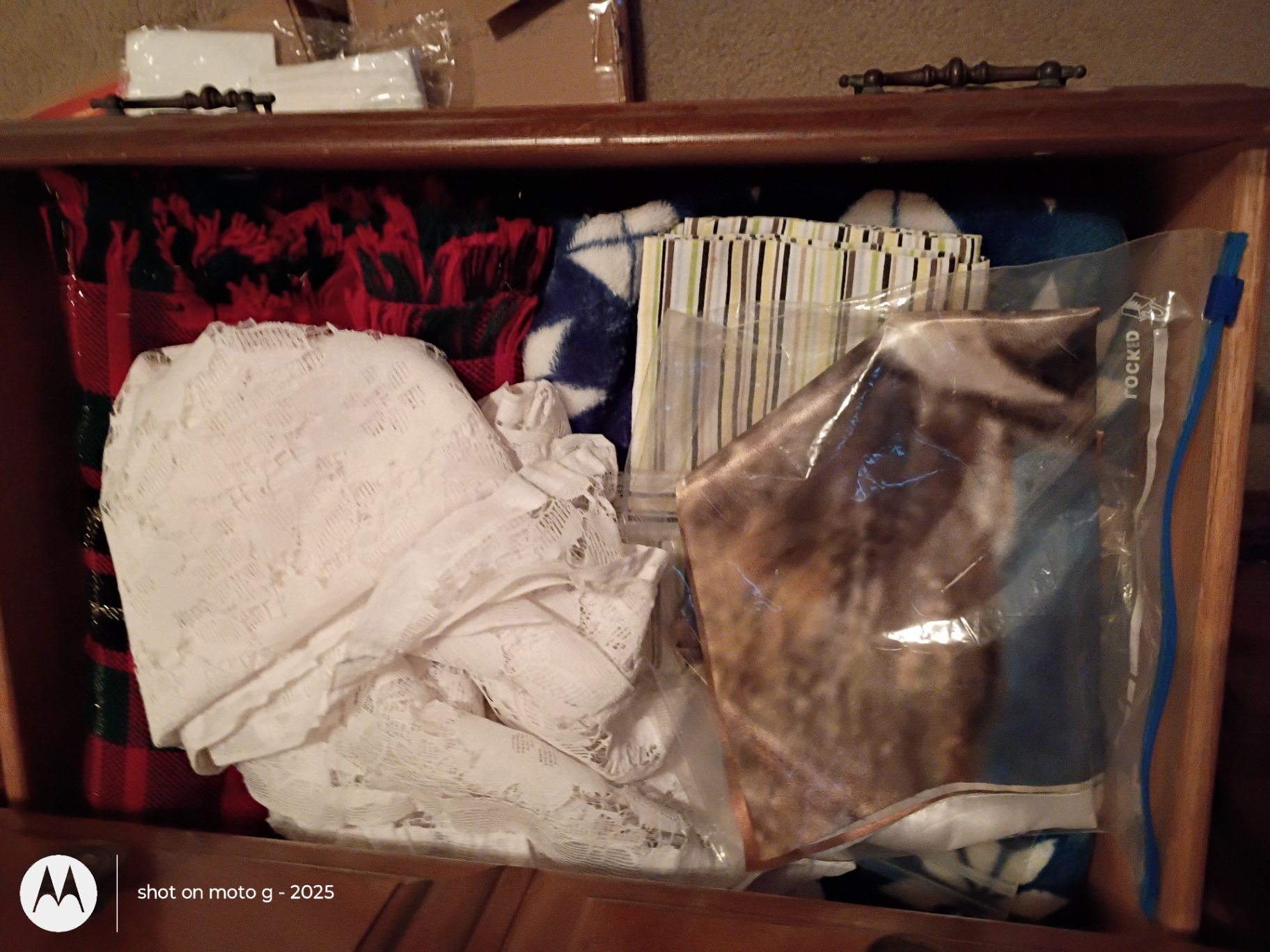 Linens and Miscellaneous Household Items - image 5 of 5