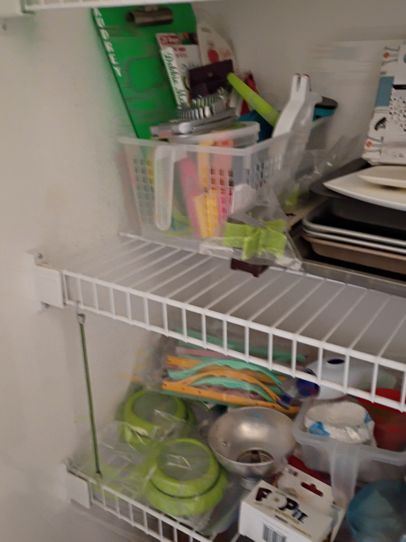 Assorted Kitchen Utensils, Bakeware, and Housewares - image 4 of 6