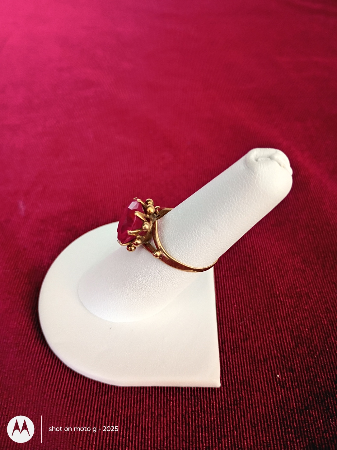 14K Gold Ring with Red Stone and Jewelry Box - image 2 of 8