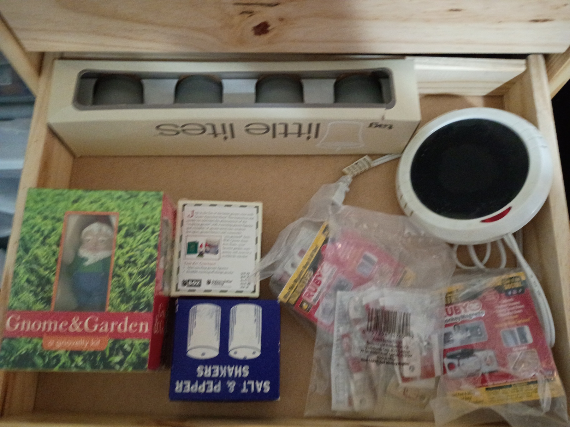 Assorted Household and Office Items - image 2 of 6